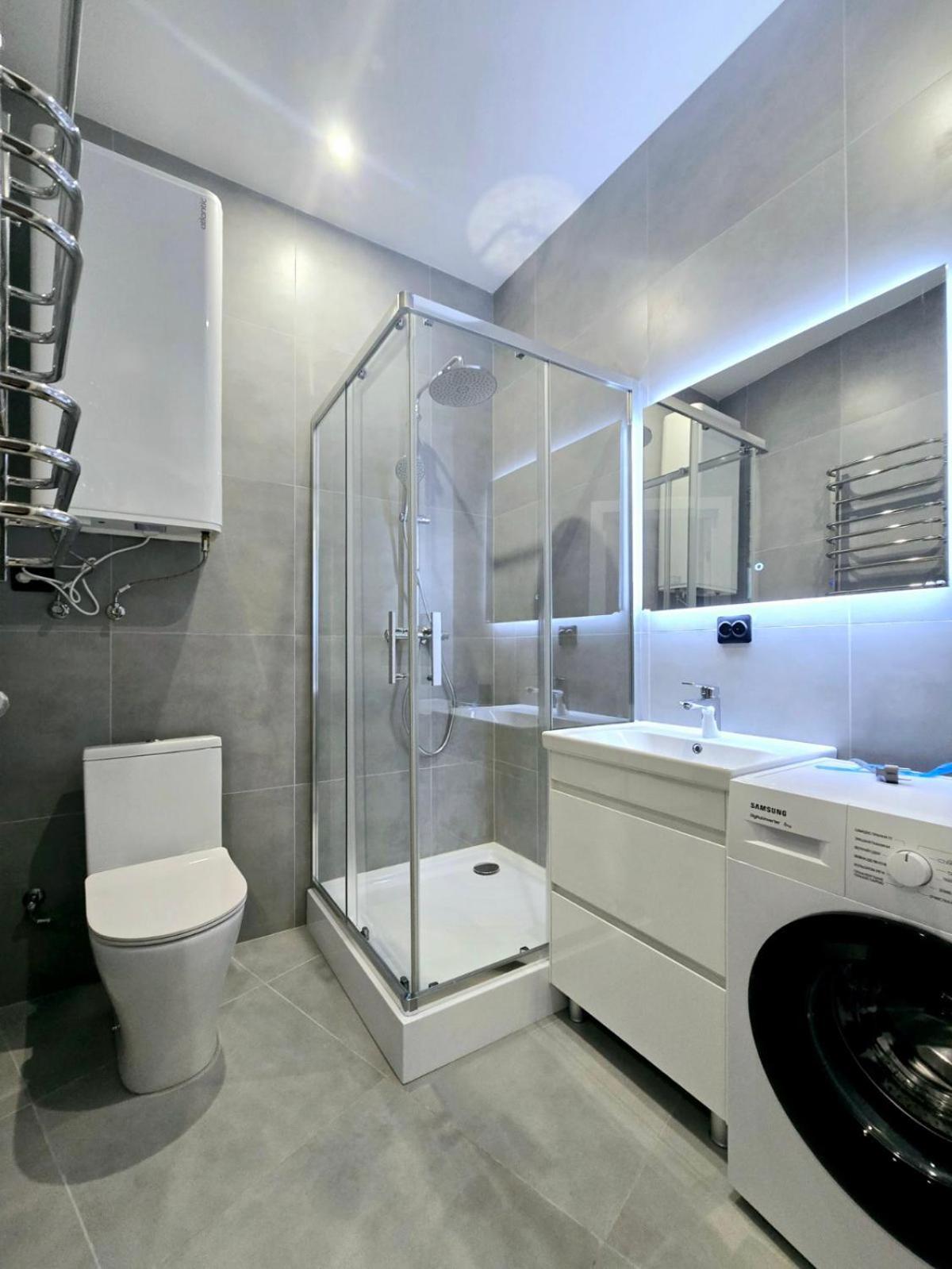 Apartment In The City Center Near The Park Lviv Extérieur photo